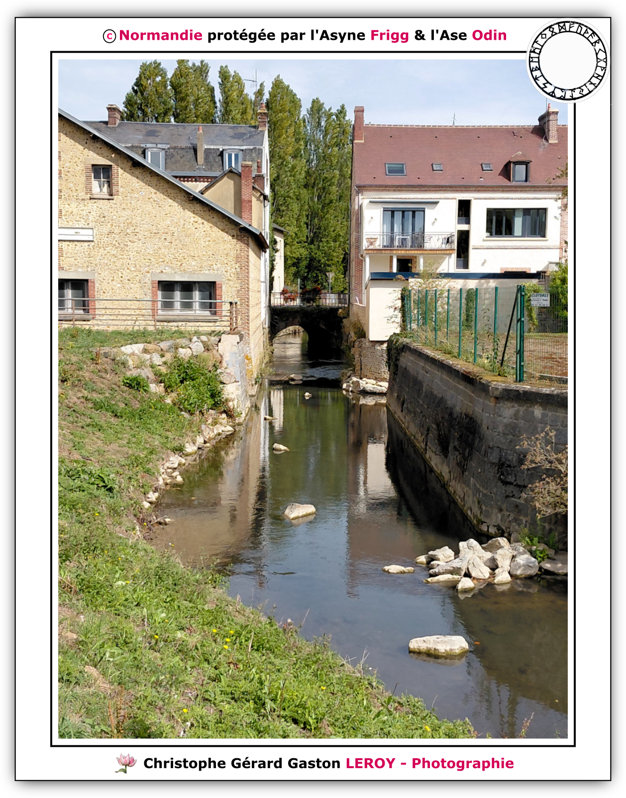 Liste des Synoptiques n°11 : Premier essai avec le Samsung A27 - Balade estivale à L'Aigle 2026 - Suite 10 : La rivière La Risle entourée de Maison en briques Liste des Synoptiques n°11 : Premier essai avec le Samsung A27 - Balade estivale à L'Aigle 2026 - Suite 10 : La rivière La Risle entourée de Maison en briques