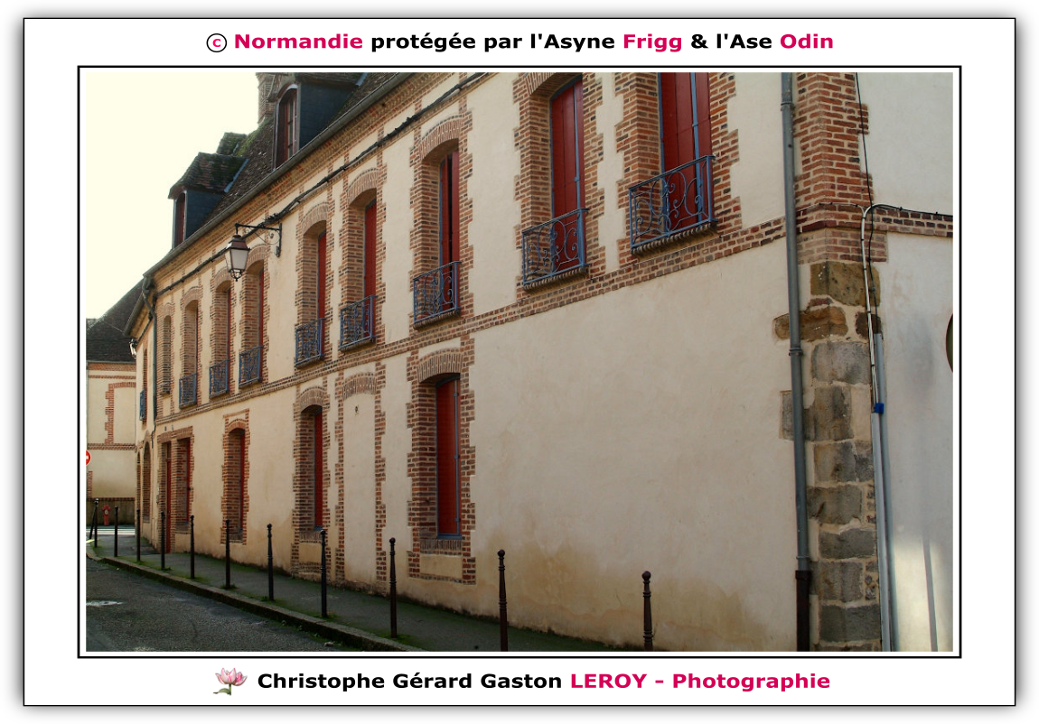 Architecture normande, maisons en briques à L'Aigle 61300, Orne, Normandie, France Architecture normande, maisons en briques à L'Aigle 61300, Orne, Normandie, France