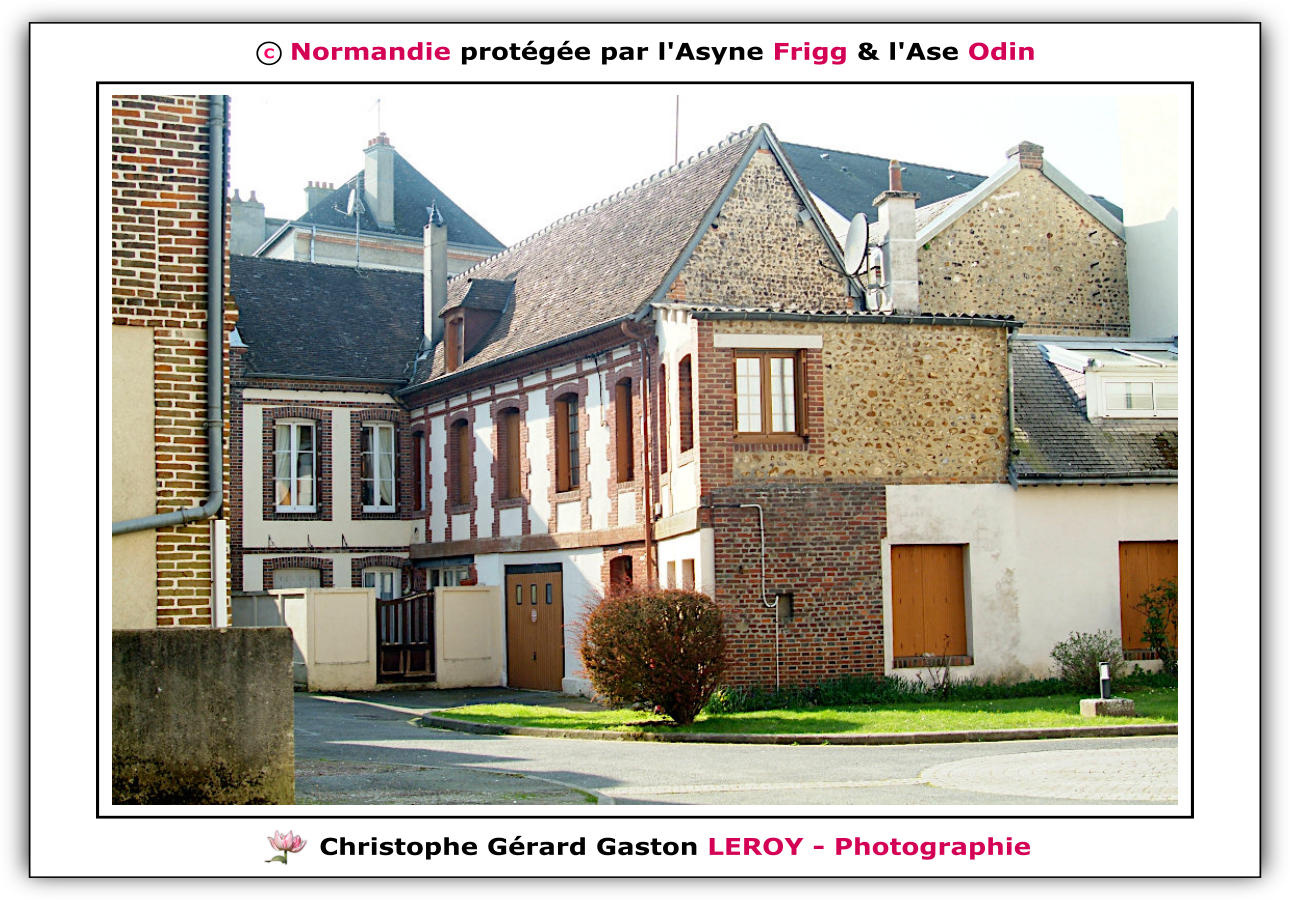Synoptique n°9 : Maisons en briques - Balade dans L'Aigle le jour du printemps 2026 - Suite 16 Synoptique n°9 : Maisons en briques - Balade dans L'Aigle le jour du printemps 2026 - Suite 16